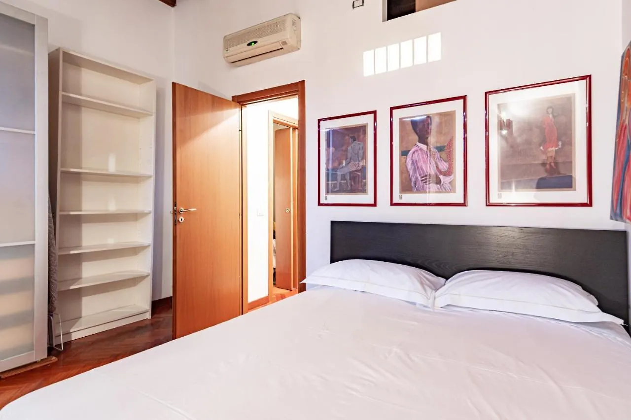 Apartment Ticinese Livings Comfy Suite - Full City Center Milan